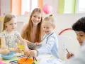 Pomoc wychowawcy w przedszkolu: Ile zarobisz i jak zwiększyć pensję?