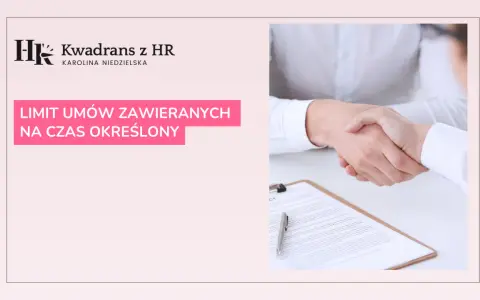 Dwie osoby ściskają sobie dłonie nad dokumentem. Na ekranie widnieje napis "LIMIT UMÓW ZAWIERANYCH NA CZAS OKREŚLONY".