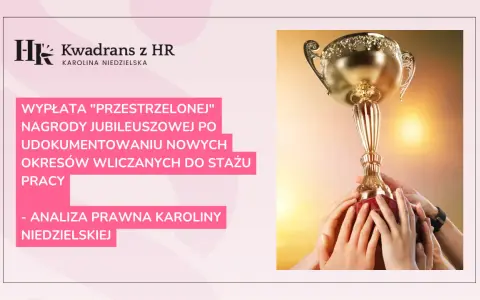 Złoty puchar w dłoniach symbolizuje sukces i jubileusz 30 lat pracy. Analiza prawna Karolina Niedzielskiej.