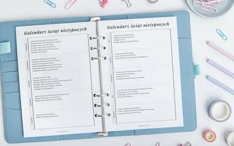 Kalendarz świąt nietypowych, z wpisami na wrzesień, październik i listopad. 1 września to początek roku szkolnego i czas na planowanie.