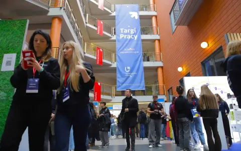 Praca na Uniwersytecie Łódzkim: Jak znaleźć i co zyskasz?