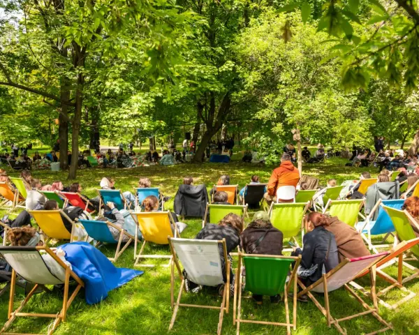 Egzaminy w Szkole w Chmurze: Online czy stacjonarnie? Poznaj zasady!