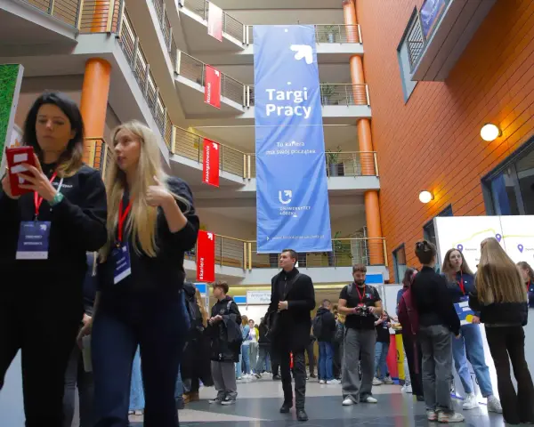 Praca na Uniwersytecie Łódzkim: Jak znaleźć i co zyskasz?