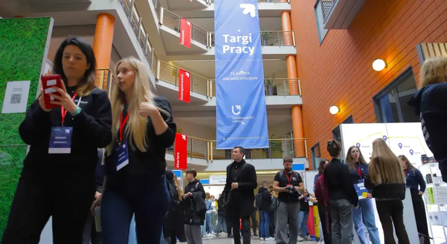Praca na Uniwersytecie Łódzkim: Jak znaleźć i co zyskasz?